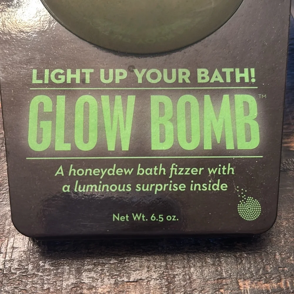 Da Bomb Bath | Light Up Your Bath! Glow Bomb | Da Bomb Bath Honeydew Bath Fizz 2